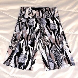 🍄3/$38🍄 NWT CALVIN KLEIN biker shorts